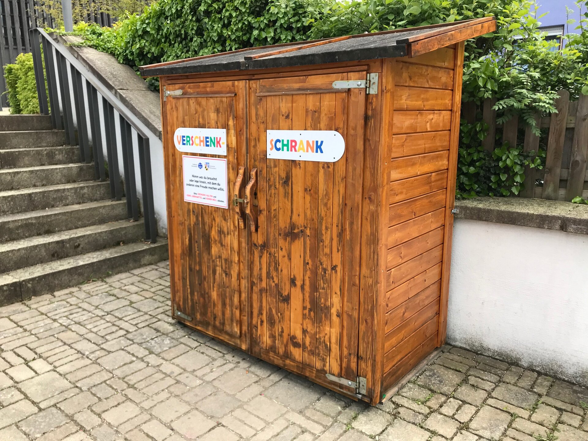 Featured image of post Renovierung des Verschenkschranks